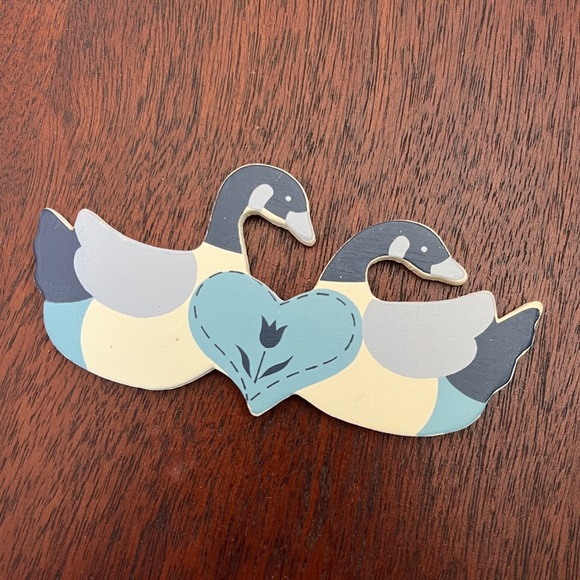 Lot of vintage cottagecore/grandmillenial style decor pieces- hearts & geese - Picture 5 of 8